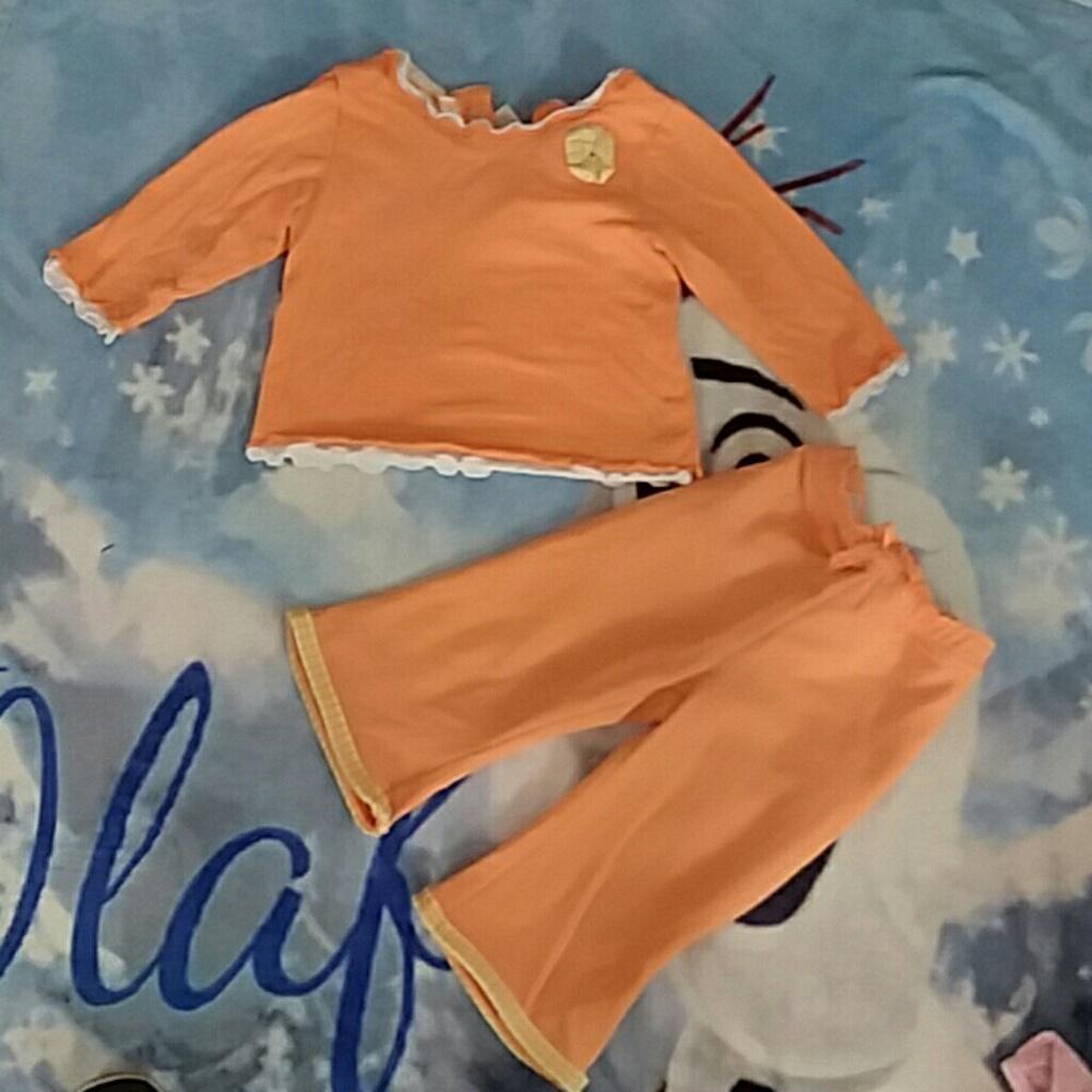 Very cute Gymboree outfit! 12-18 months